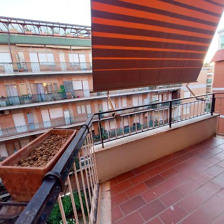 12Min Da Roma Centro Stanza Grande E Luminosa Hotel Чампино Екстериор снимка