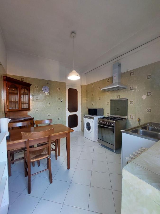 12Min Da Roma Centro Stanza Grande E Luminosa Hotel Чампино Екстериор снимка